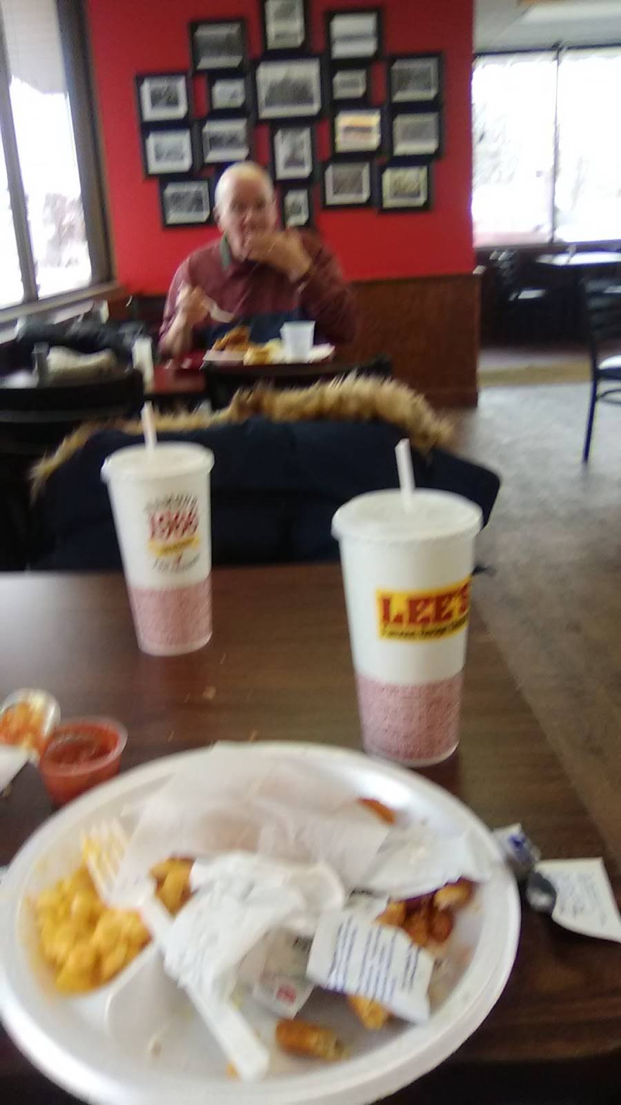 Lees Famous Recipe Chicken | restaurant | 427 Tiffin Ave, Findlay, OH 45840, USA | 4194223770 OR +1 419-422-3770