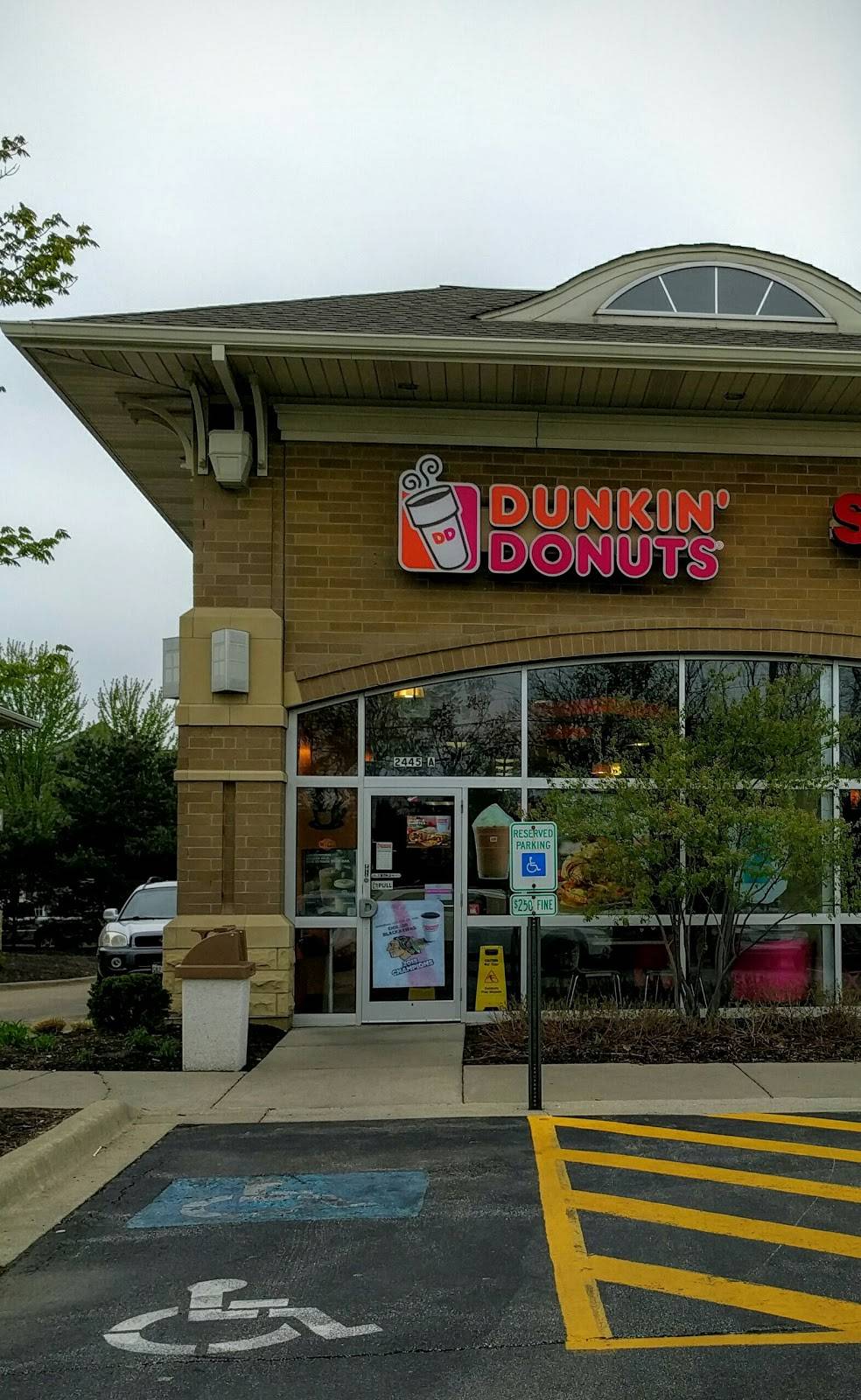 Dunkin Donuts | cafe | 2445 75th St, Darien, IL 60561, USA | 6304270971 OR +1 630-427-0971