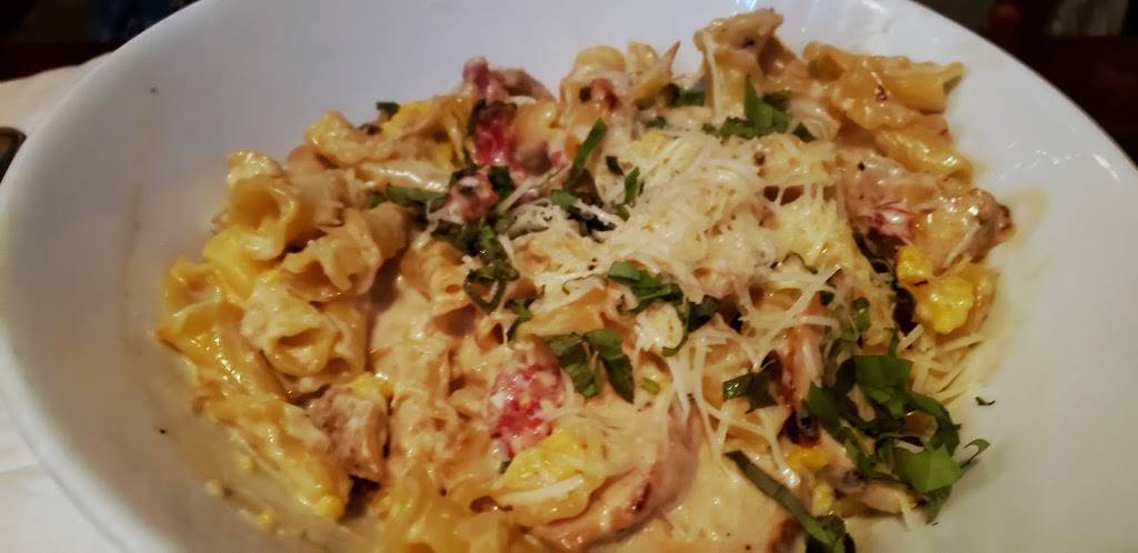 Mama Melroses Ristorante Italiano | restaurant | 351 S Studio Dr N, Orlando, FL 32830, USA | 4079393463 OR +1 407-939-3463