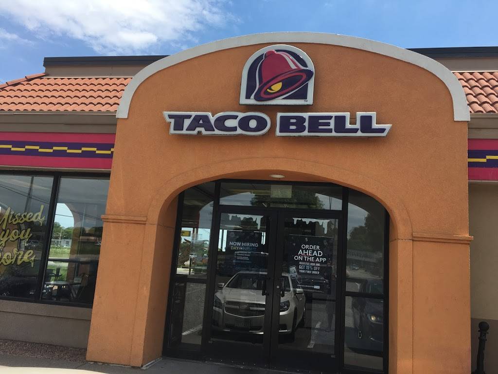 Taco Bell | meal takeaway | 14529 60th St N, Oak Park Heights, MN 55082, USA | 6514303888 OR +1 651-430-3888