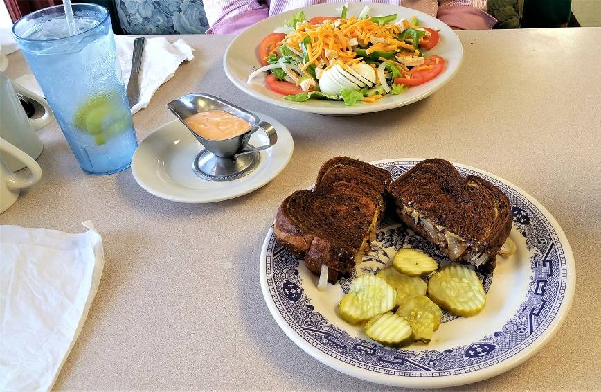 Rose Garden Family Restaurant | restaurant | 1455, Astor, FL 32102, USA | 3867490276 OR +1 386-749-0276