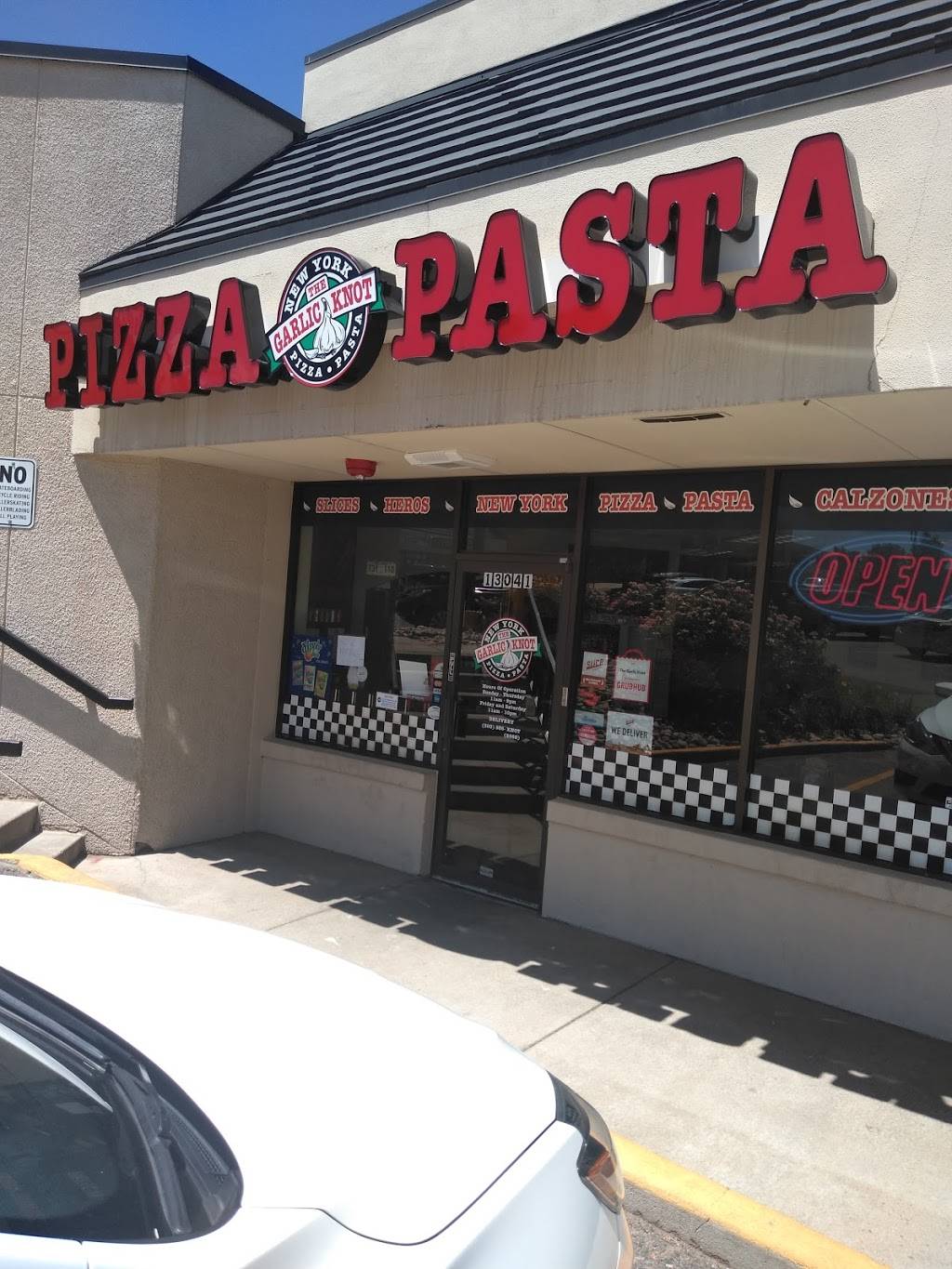 Garlic Knot | restaurant | 13041 W Alameda Pkwy, Lakewood, CO 80228, USA | 3039865668 OR +1 303-986-5668