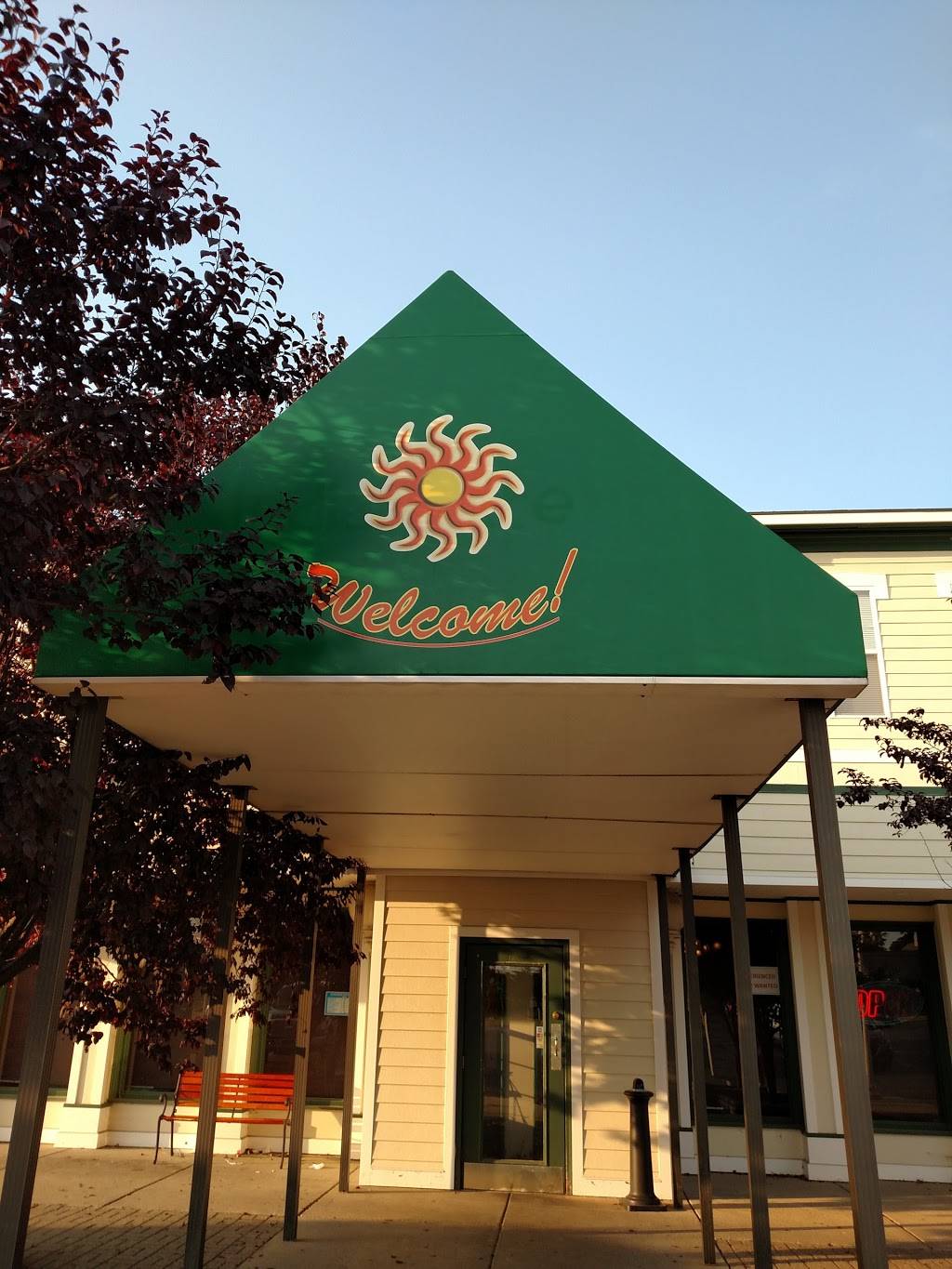 Sunrise Family Diner | restaurant | 2375 E Grand River Ave, Howell, MI 48843, USA | 5175523663 OR +1 517-552-3663