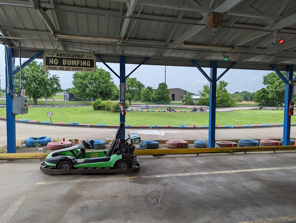 Jackson Bowling and Skating Family Fun Center | restaurant | 59 Bowling Dr, Jackson, TN 38305, USA | 7316682695 OR +1 731-668-2695