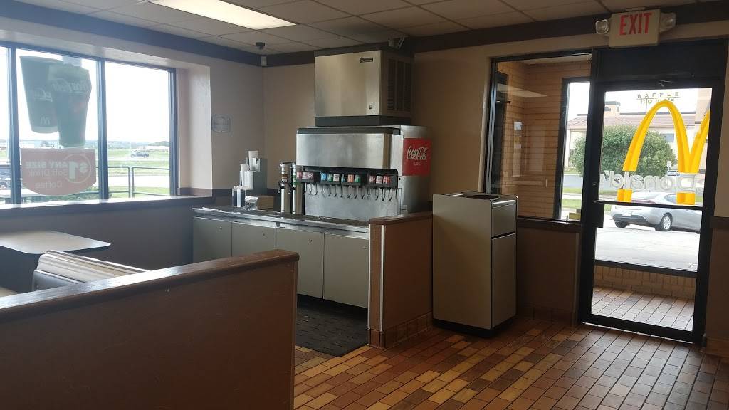 McDonalds | cafe | 12135 N, I-35, Oklahoma City, OK 73131, USA | 4054784747 OR +1 405-478-4747