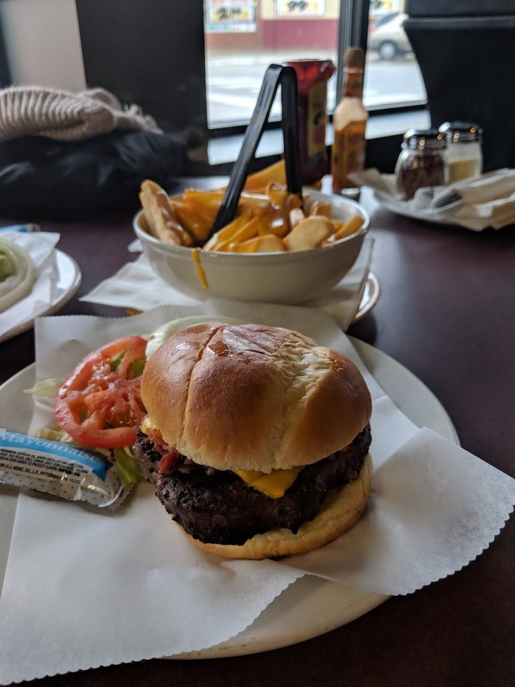 Falcos Pizza | restaurant | 2806 W 40th Pl, Chicago, IL 60632, USA | 7735237996 OR +1 773-523-7996