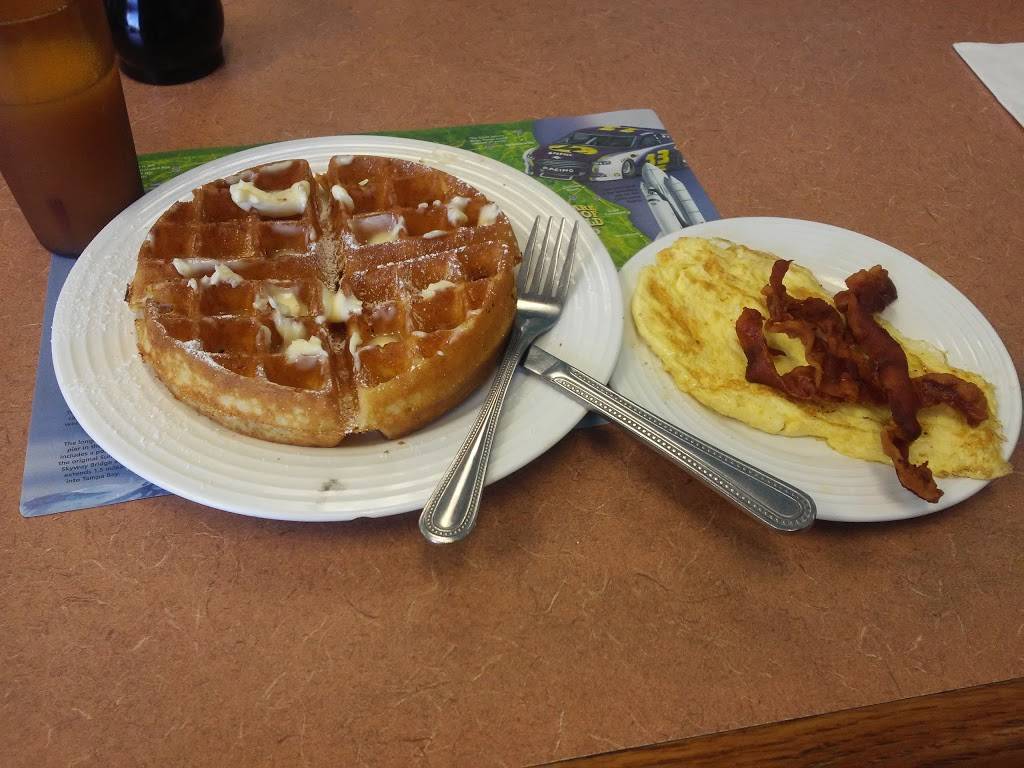 Causeway Diner | restaurant | 3712 N Courtenay Pkwy #102, Merritt Island, FL 32953, USA | 3214549898 OR +1 321-454-9898