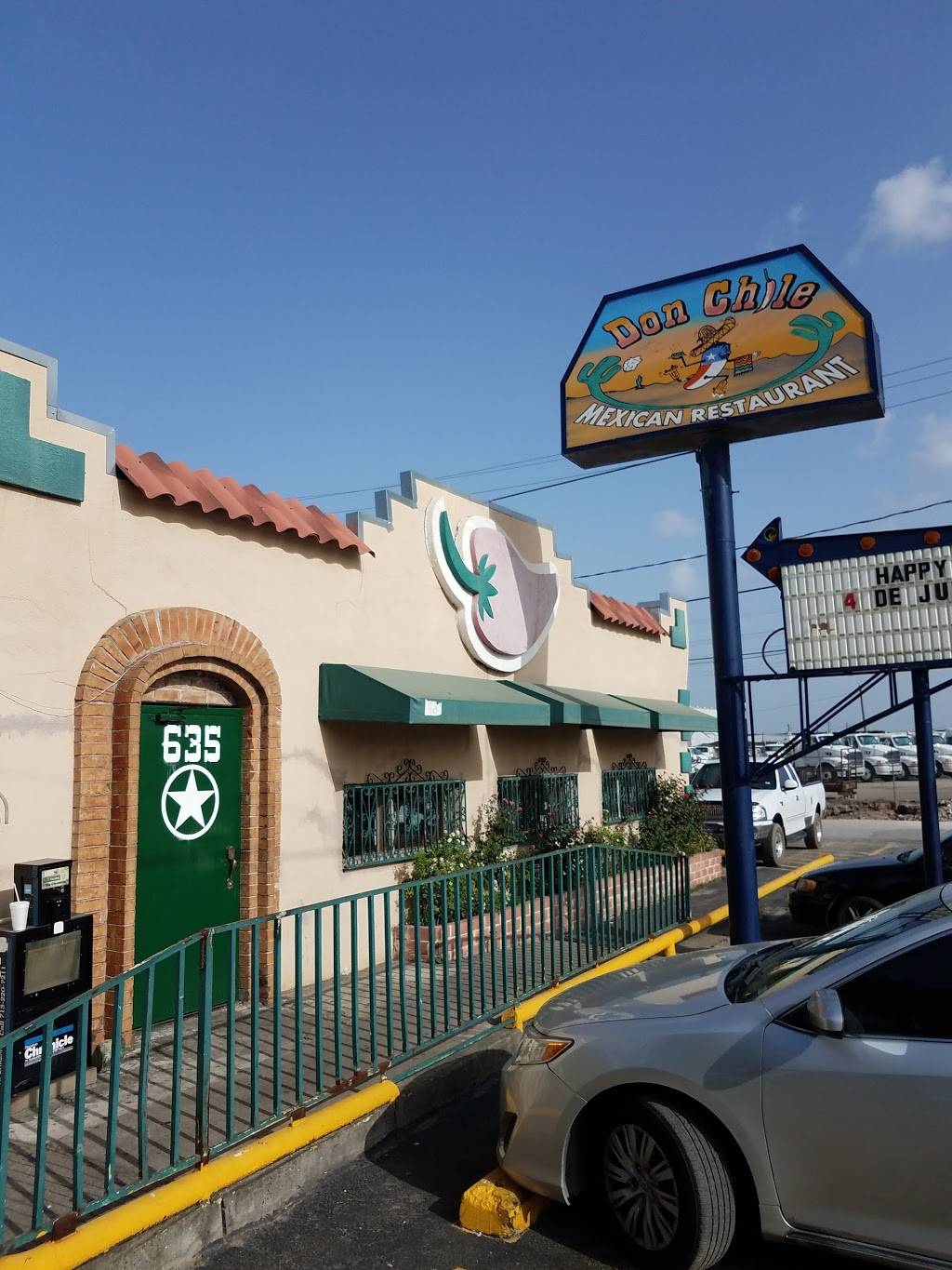 Don Chile Mexican Restaurant | restaurant | 635 McCarty St, Houston, TX 77029, USA | 7136742455 OR +1 713-674-2455