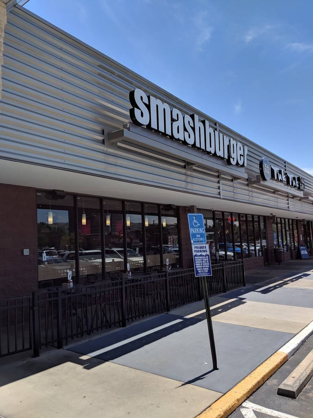 Smashburger | restaurant | 220 Union Blvd, Lakewood, CO 80228, USA | 7203997171 OR +1 720-399-7171
