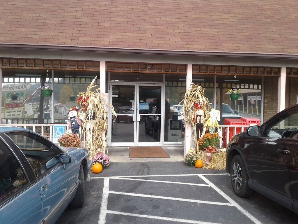 Hillbillys Cabin Restaurant | restaurant | 1705 S Cumberland St, Morristown, TN 37813, USA | 4235879930 OR +1 423-587-9930