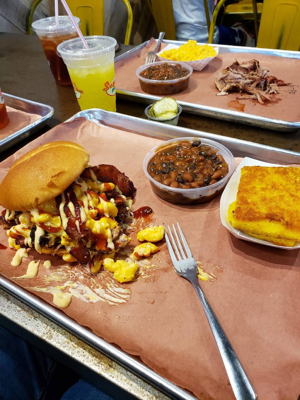 Sugarfire Smoke House | restaurant | 2323 Plum St, Edwardsville, IL 62025, USA | 6186509150 OR +1 618-650-9150