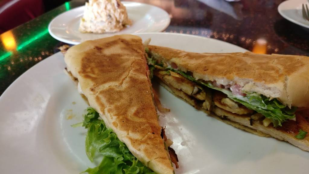 Jessicas Bistro | cafe | 426 SW Commerce Dr #115, Lake City, FL 32025, USA | 3864385098 OR +1 386-438-5098