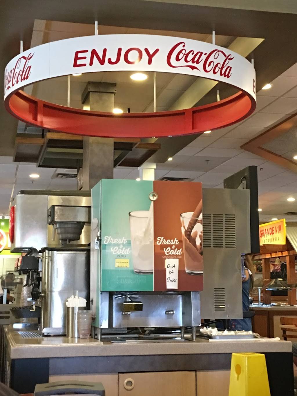 HomeTown Buffet | restaurant | 1804 S Mooney Blvd, Visalia, CA 93277, USA | 5597333660 OR +1 559-733-3660