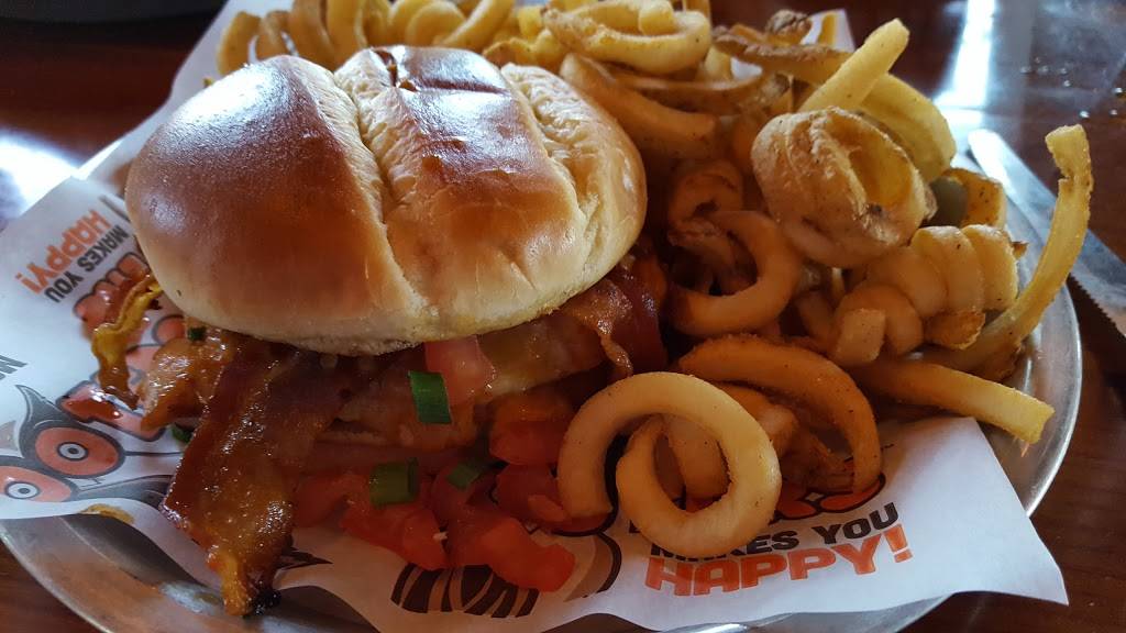 Hooters | restaurant | 8909 Talking Stick Way, Scottsdale, AZ 85250, USA | 4807458282 OR +1 480-745-8282