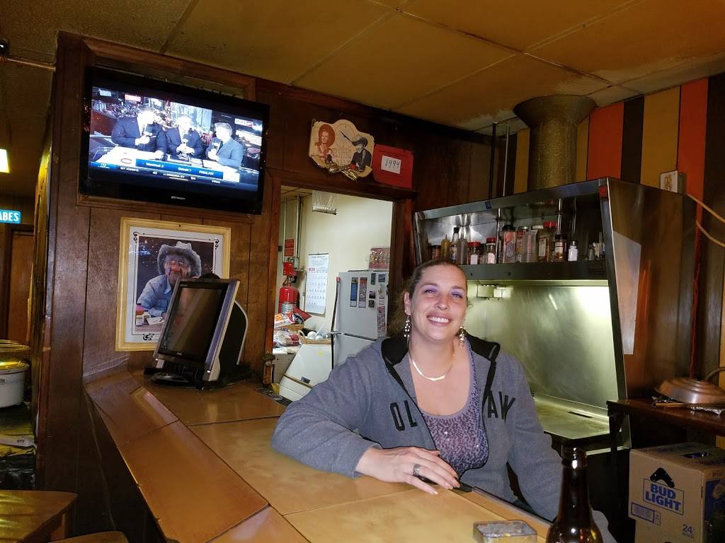 Dabrewskis Liquor Emporium | restaurant | 220 Southfield Rd, Ecorse, MI 48229, USA | 3133812751 OR +1 313-381-2751