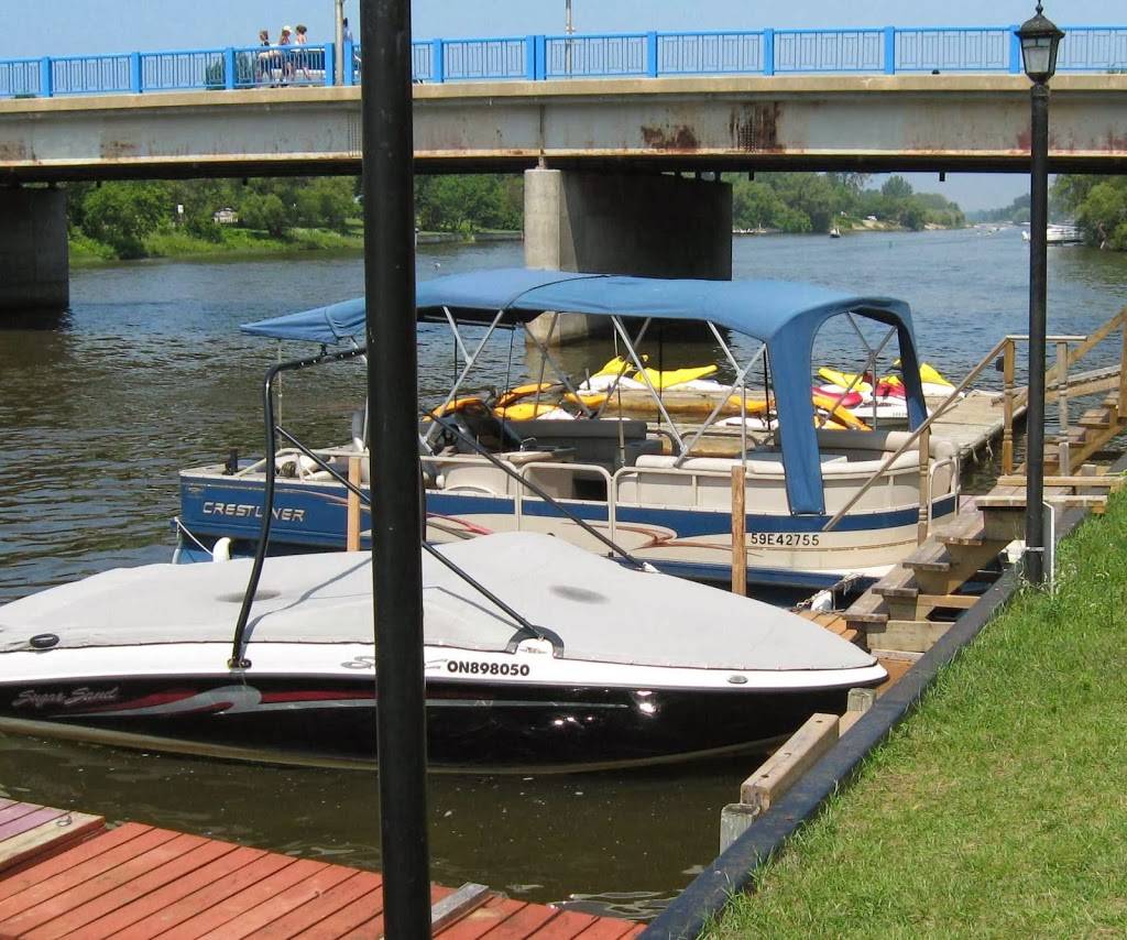 Edgewater Cottages | restaurant | 72 Main St, Wasaga Beach, ON L9Z 2K9, Canada | 7054293205 OR +1 705-429-3205