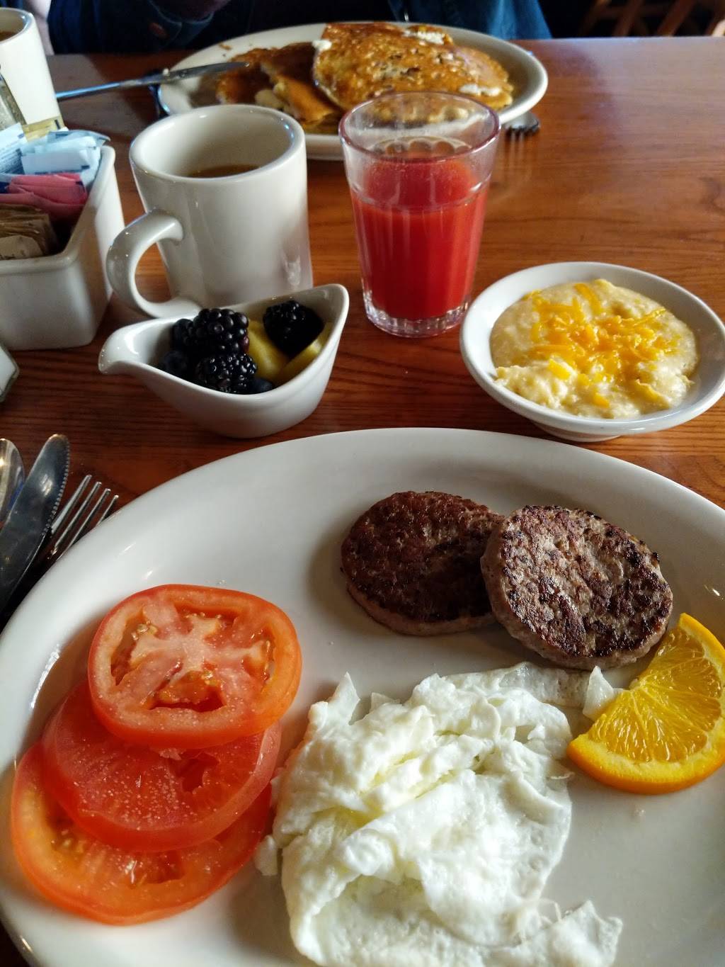 Cracker Barrel Old Country Store | restaurant | 2858 N Glenstone Ave, Springfield, MO 65803, USA | 4178314600 OR +1 417-831-4600