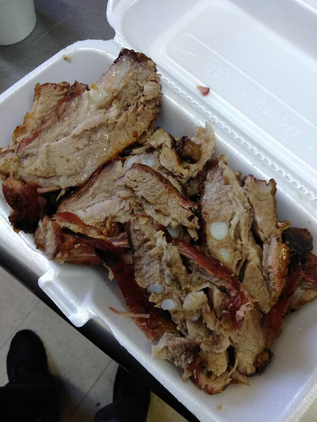 Bar-B-Q Heaven | restaurant | 877 30th Street, Indianapolis, IN 46205, USA | 3179256311 OR +1 317-925-6311