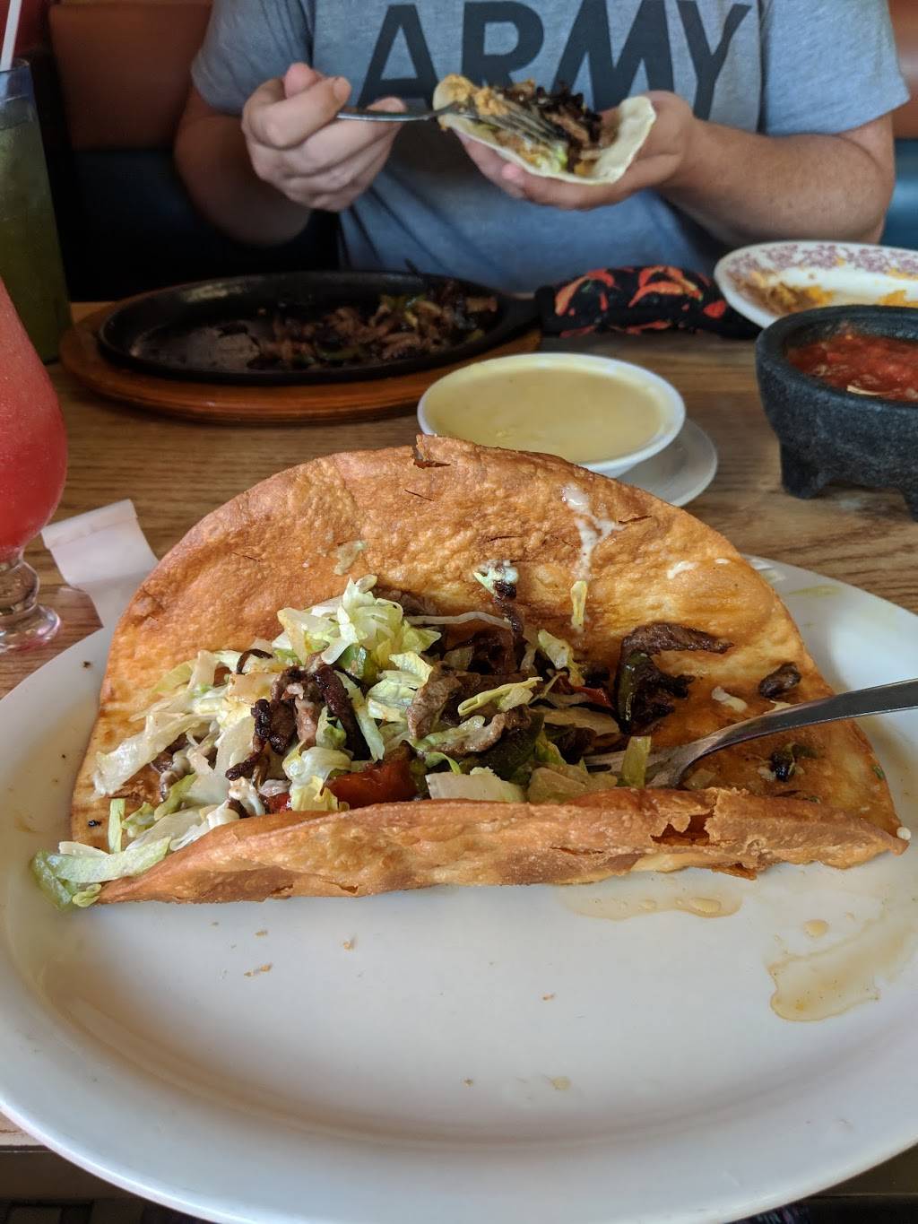 Los Ranchitos Mexican Restaurant | restaurant | 801 N Main St, Monmouth, IL 61462, USA | 3097342233 OR +1 309-734-2233