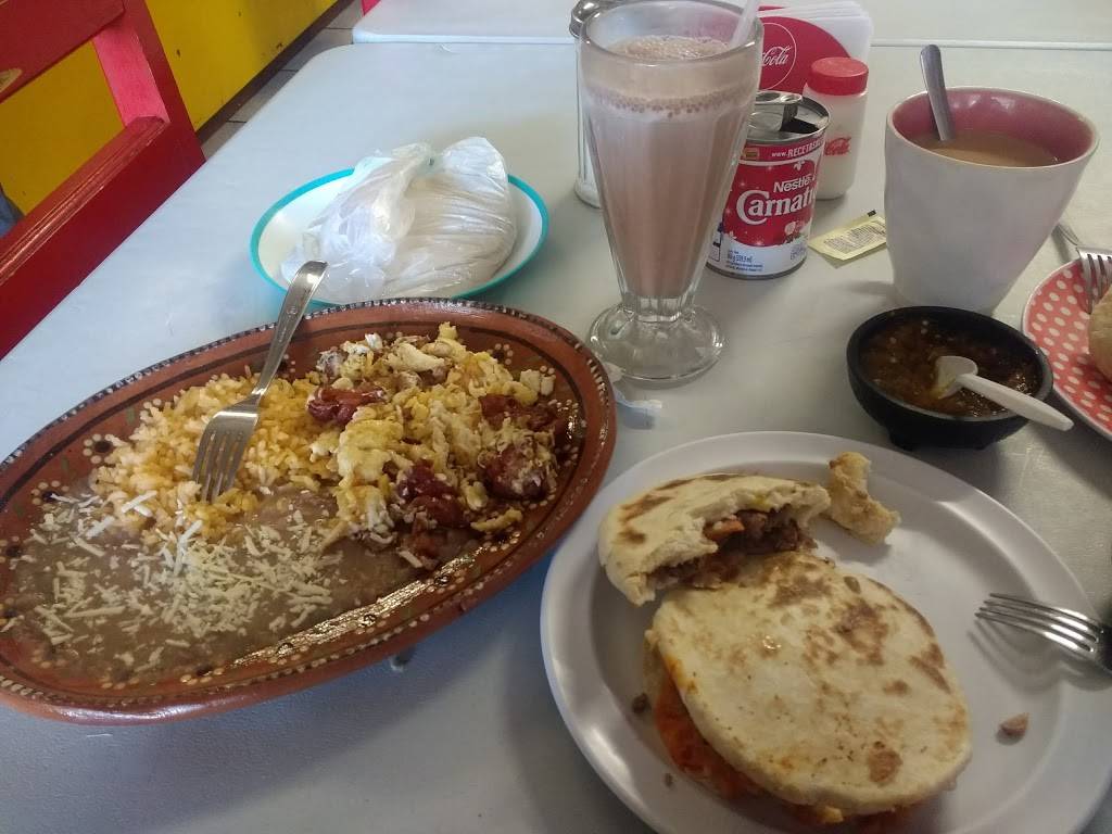 GORDITAS "EL TÍO" | restaurant | Blvd. Benito Juárez 901, Anexa Obrera, 22700 Rosarito, B.C., Mexico | 016618501200 OR +52 661 850 1200