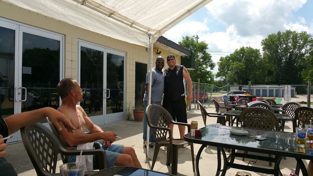 Lockeroom Sports Bar & Grill | restaurant | 1810 Roth St, Madison, WI 53704, USA | 6082462010 OR +1 608-246-2010