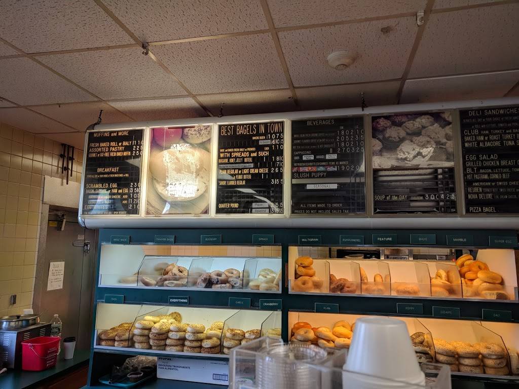 Best Bagels in Town | restaurant | 526 Hooper Rd, Endicott, NY 13760, USA | 6077481171 OR +1 607-748-1171