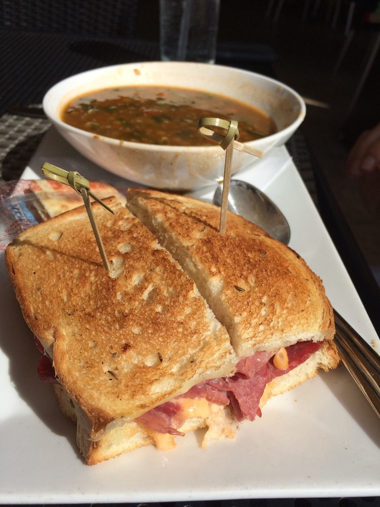 19th Hole Bar and Grill at The Biltmore Hotel Miami | restaurant | 1210 Anastasia Ave Suite A, Coral Gables, FL 33134, USA | 3059133189 OR +1 305-913-3189