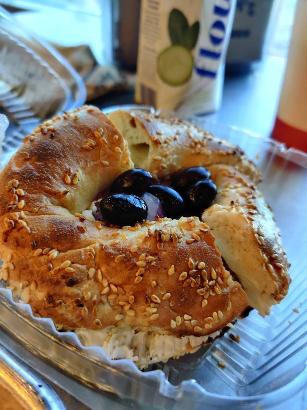 Kettlemans Bagel Co. | restaurant | 6-197 Trainyards Dr, Ottawa, ON K1G 0Z1, Canada | 6132418848 OR +1 613-241-8848