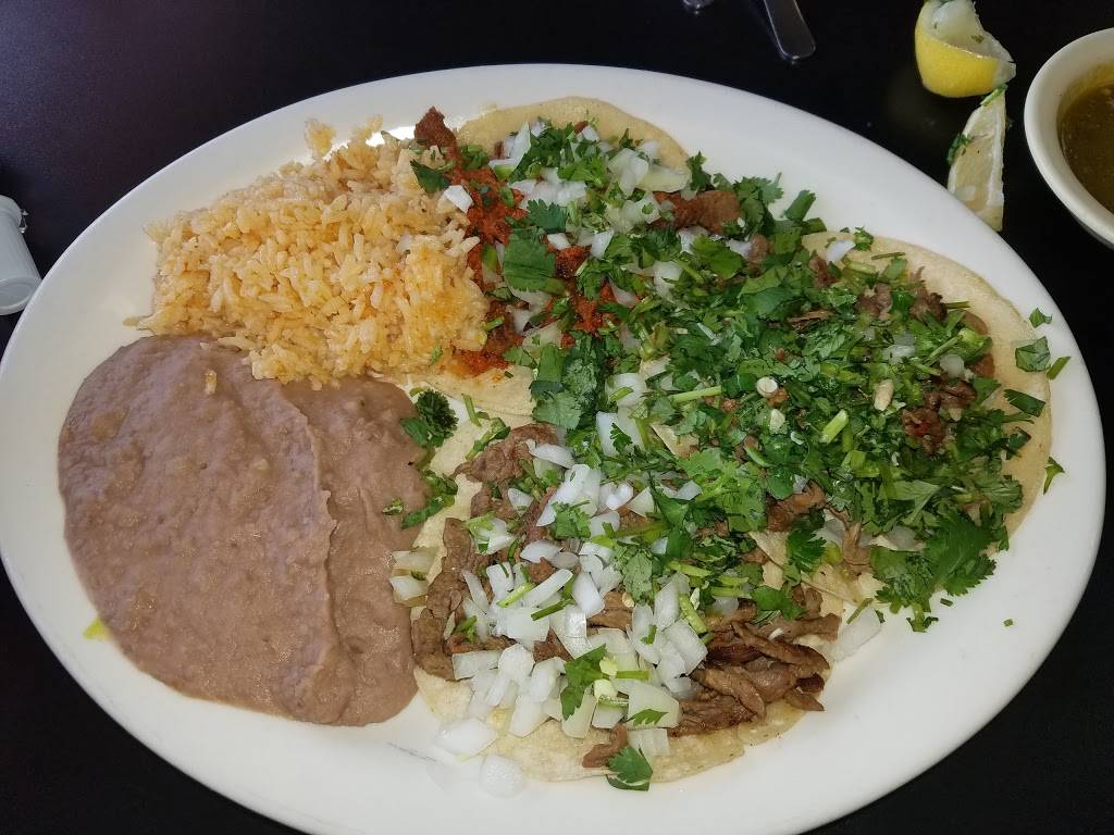 Vickys Mexican Restaurant | restaurant | 2349 Pinn Rd, San Antonio, TX 78227, USA | 8777716654 OR +1 877-771-6654