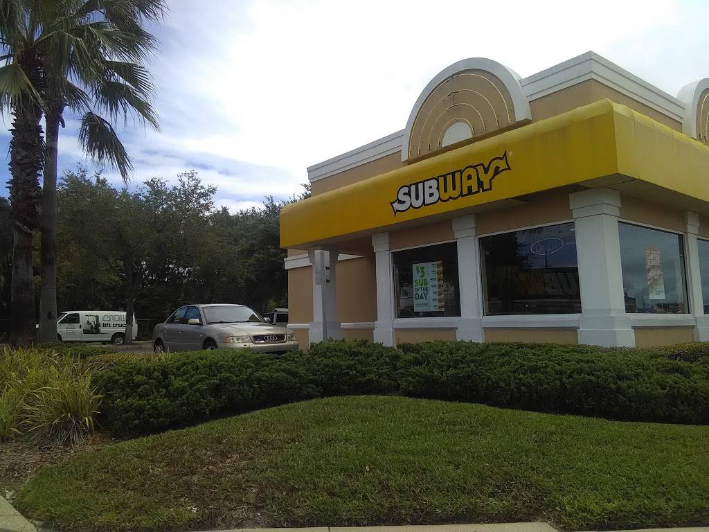 Subway | restaurant | 101 W Main St, Apopka, FL 32703, USA | 4078801131 OR +1 407-880-1131