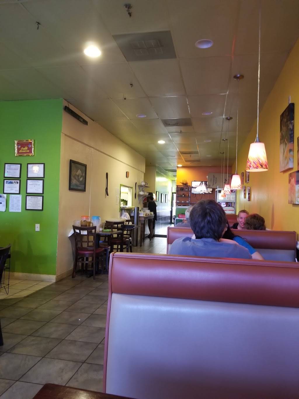 Saeb Thai & Noodles | restaurant | 226 W Bitters Rd #124, San Antonio, TX 78216, USA | 2105453354 OR +1 210-545-3354