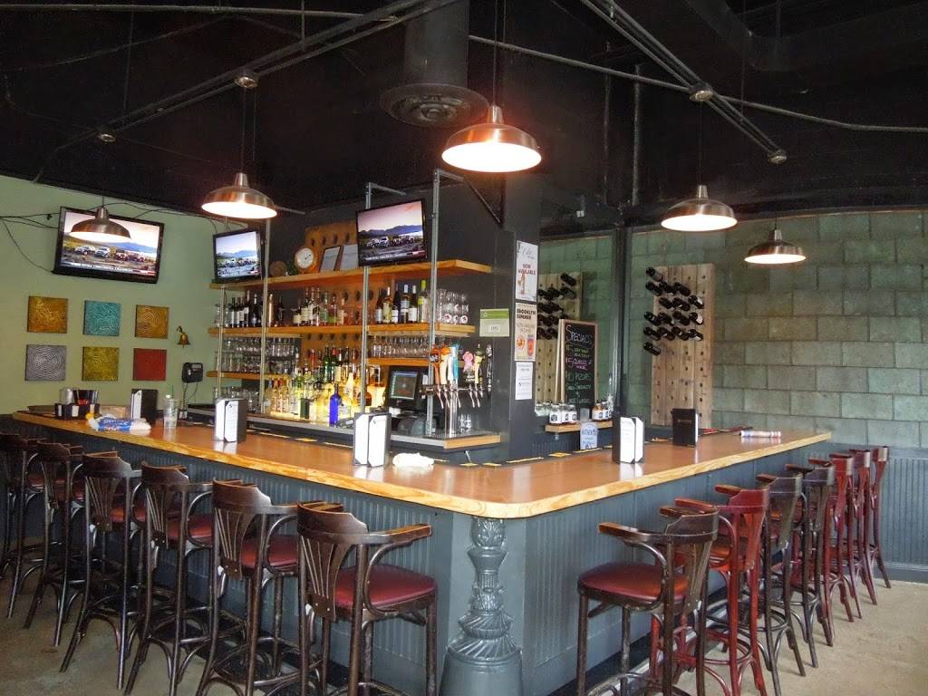 Bridget McNeills Bar & Kitchen | restaurant | 420 W Belmont Ave, Chicago, IL 60657, USA | 7732486654 OR +1 773-248-6654