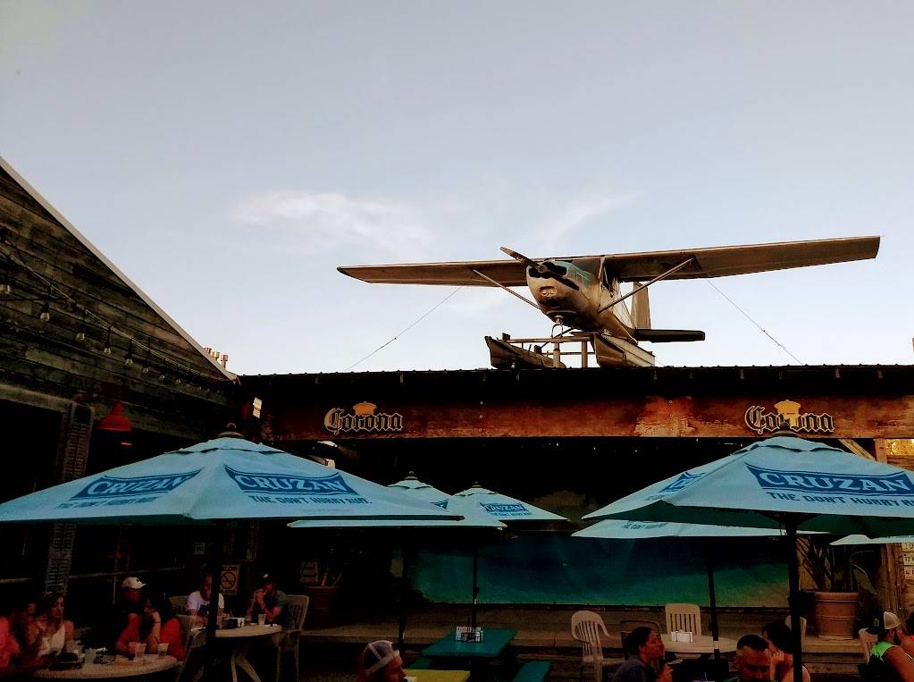 Spikes Beach Grill | restaurant | 310 Eastlake Dr, Warsaw, IN 46580, USA | 5743723224 OR +1 574-372-3224