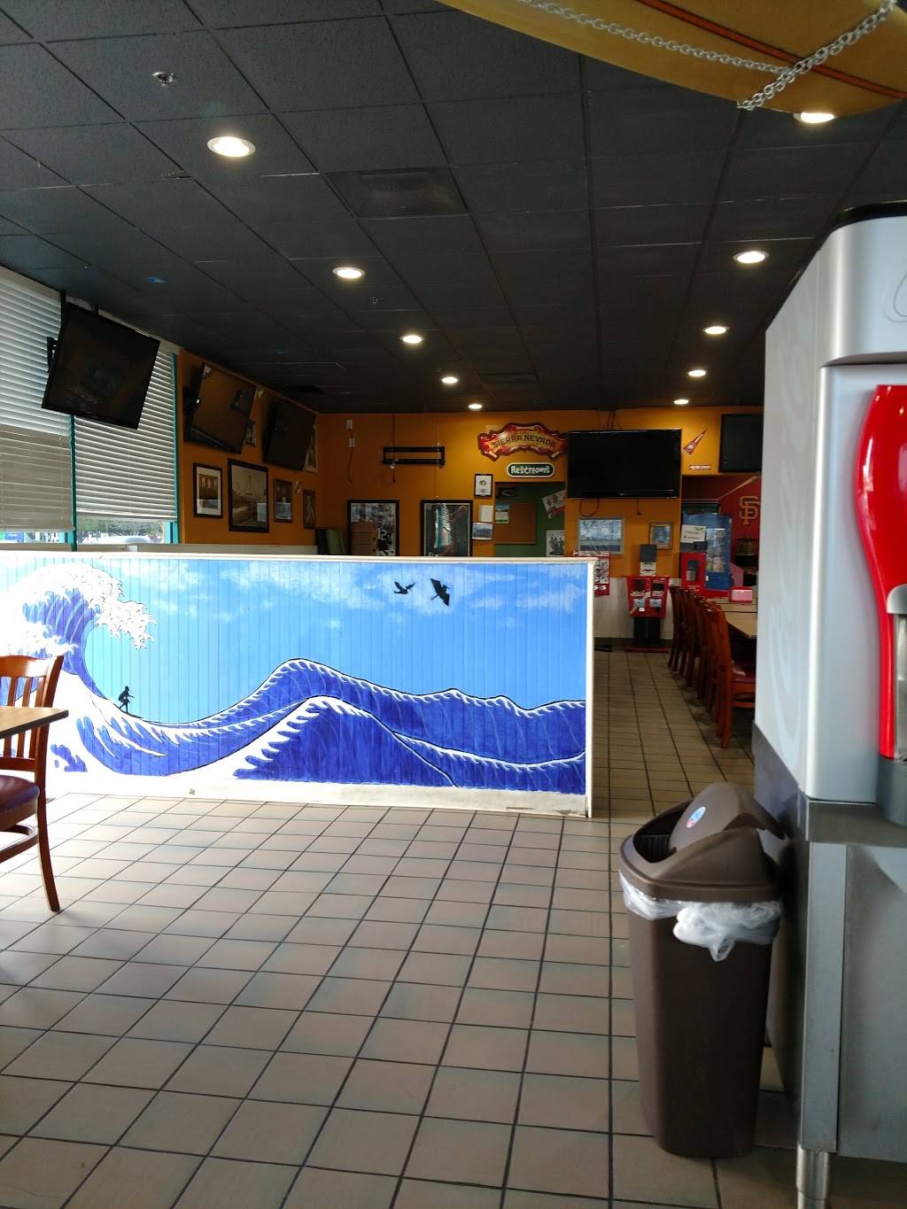 Hang Ten Pizza and Pasta | restaurant | 17020 Condit Rd, Morgan Hill, CA 95037, USA | 4087760555 OR +1 408-776-0555