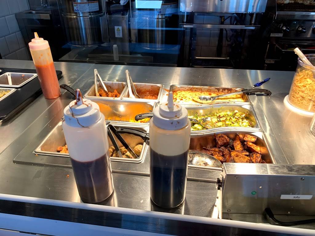 CoreLife Eatery | restaurant | 9365 Viking Center Drive, Louisville, KY 40222, USA | 5027097131 OR +1 502-709-7131