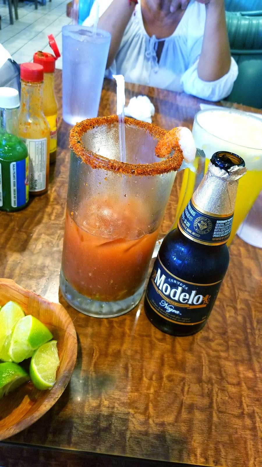 Las Nuevas Islas | restaurant | 1438 W Foothill Blvd, Rialto, CA 92376, USA | 9092379010 OR +1 909-237-9010