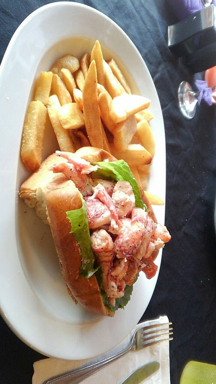 Barefoot Boy Restaurant | restaurant | 45 E Grand Ave, Old Orchard Beach, ME 04064, USA | 2079378111 OR +1 207-937-8111