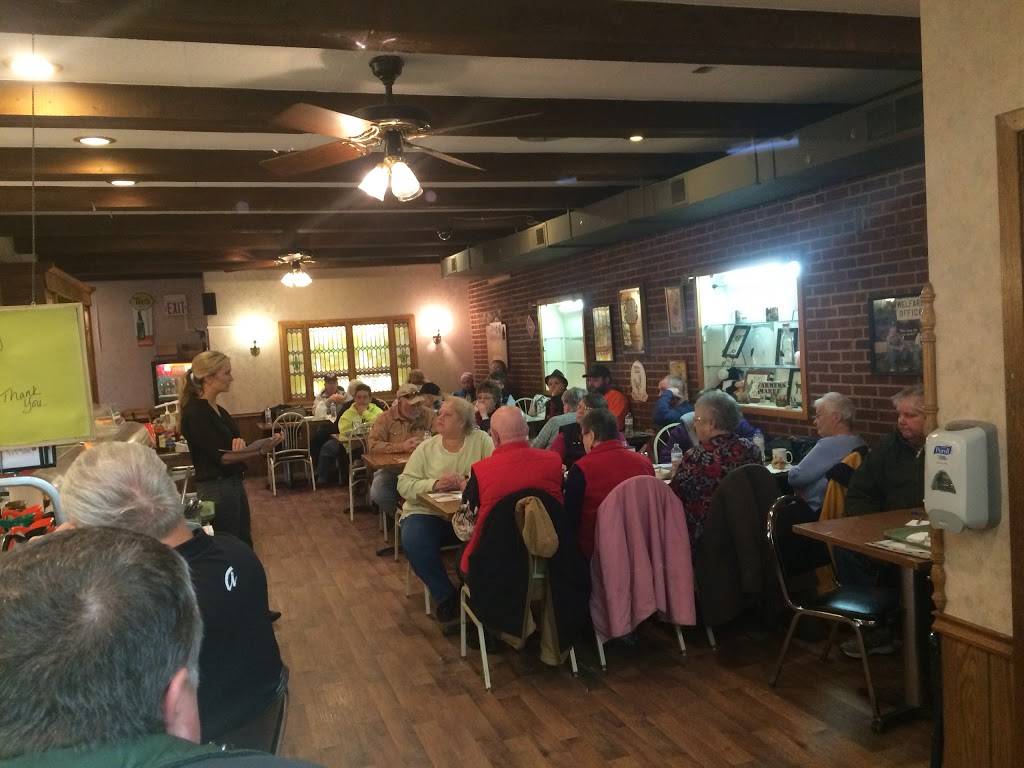 Montross Pharmacy/Gift Shop/Fountain | cafe | 120 N 1st Ave, Winterset, IA 50273, USA | 5154622282 OR +1 515-462-2282