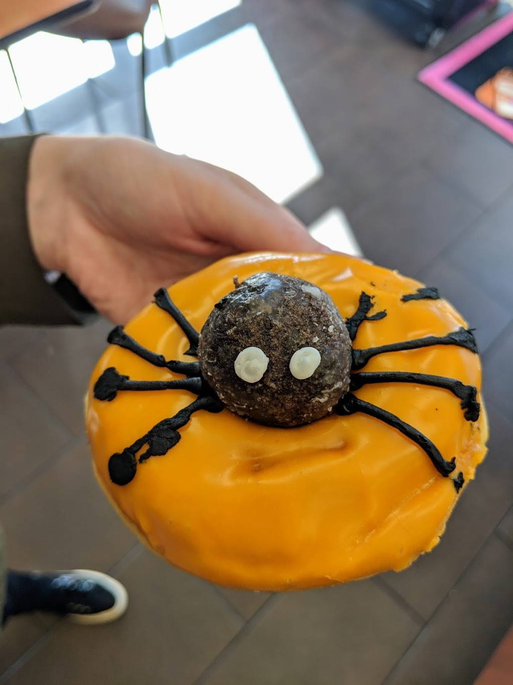 Dunkin Donuts | cafe | 8119 Watson St, McLean, VA 22102, USA | 7032263656 OR +1 703-226-3656