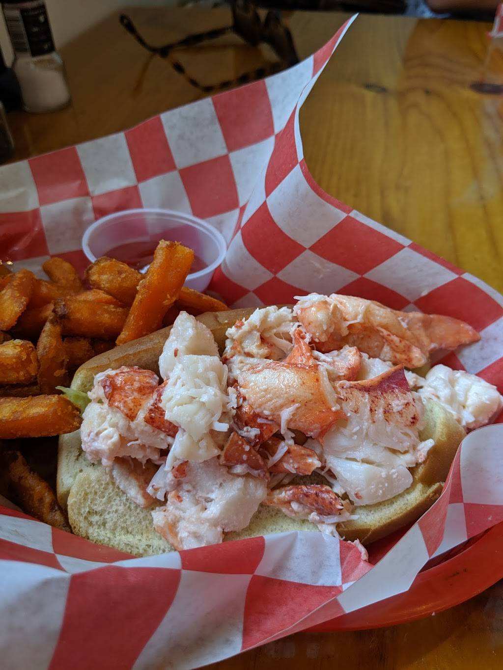 The Docksider Restaurant | restaurant | 14 Sea St, Northeast Harbor, ME 04662, USA | 2072763965 OR +1 207-276-3965