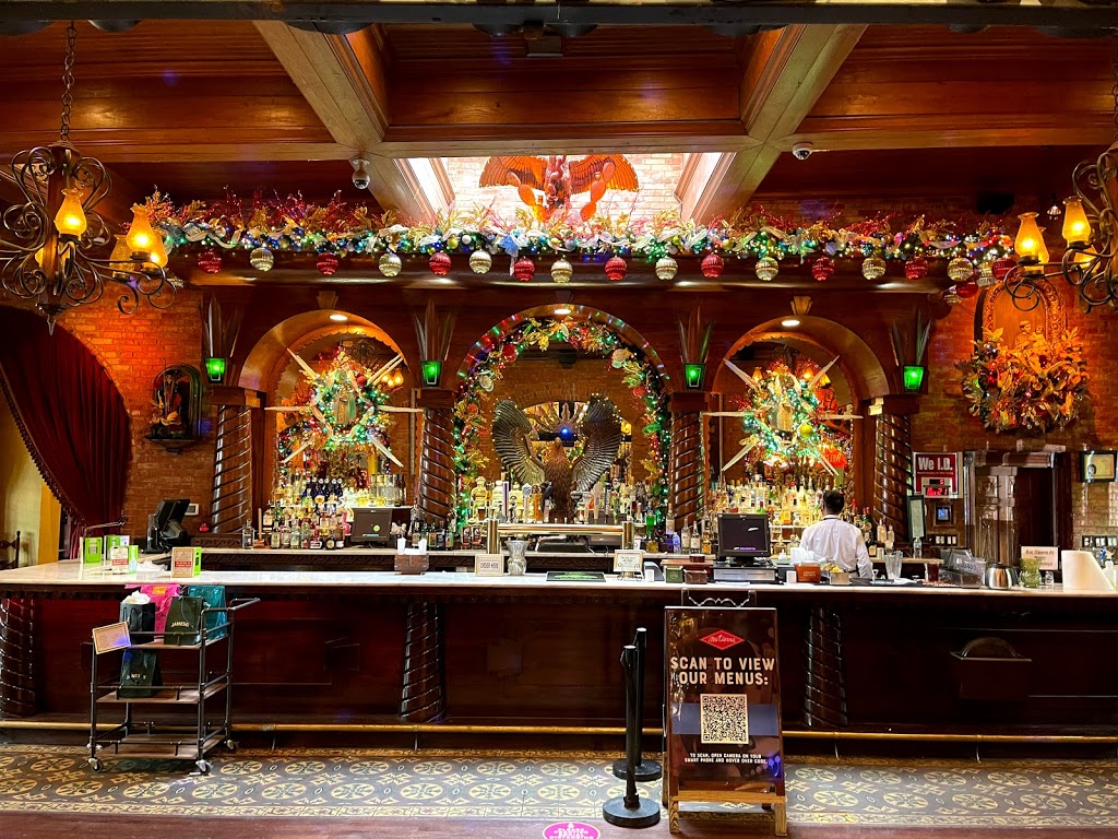 Mi Tierra Cafe y Panaderia | restaurant | 218 Produce Row, San Antonio, TX 78207, USA | 2102251262 OR +1 210-225-1262