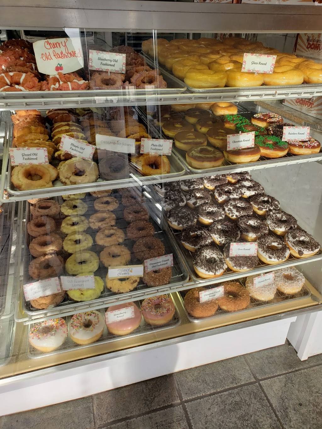 Angels Donuts And Ice Cream | restaurant | 212 NE 164th Ave #005, Vancouver, WA 98684, USA | 3608528685 OR +1 360-852-8685