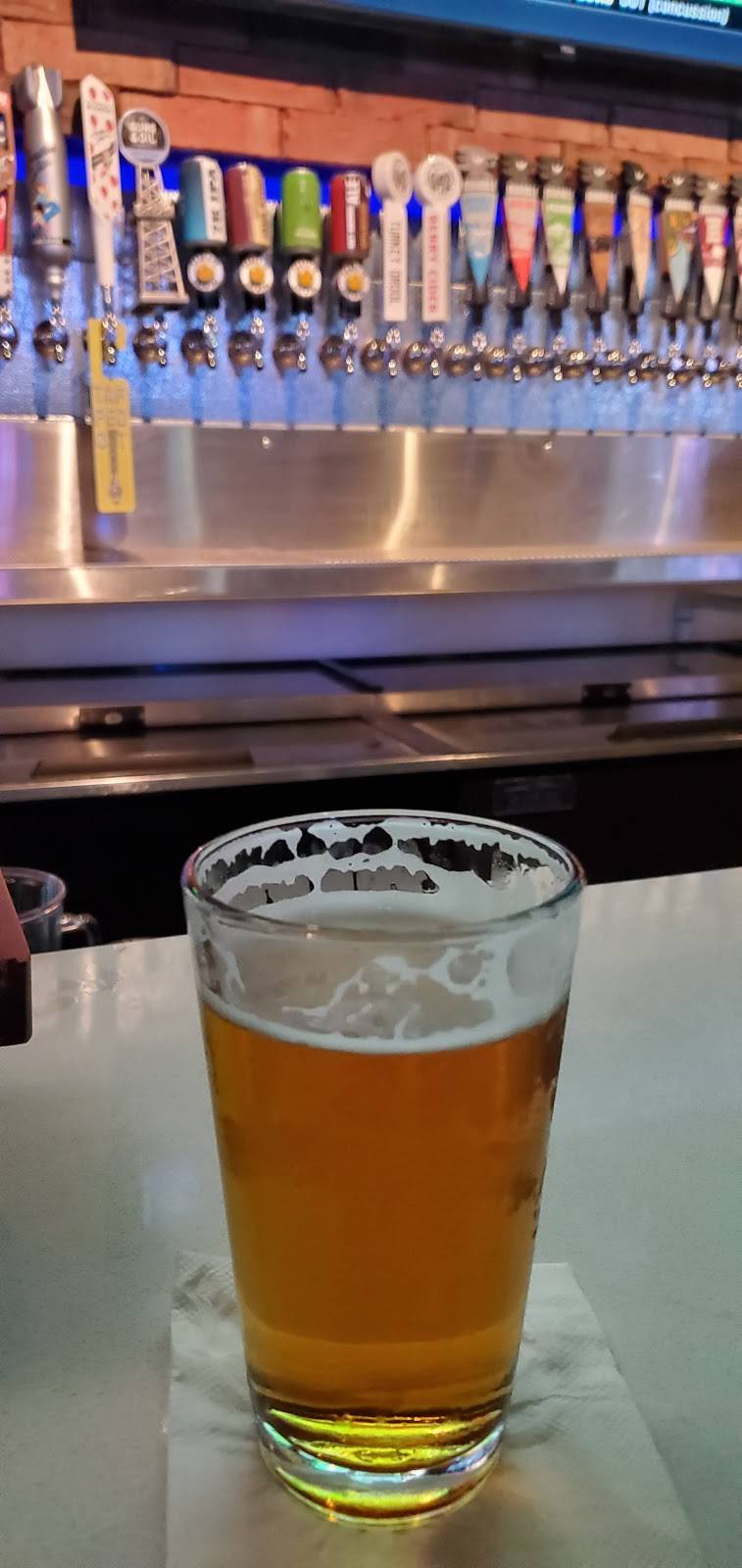 The Union Draft House Canyons | restaurant | 7470 Cimarron Plaza, El Paso, TX 79911, USA | 9156005165 OR +1 915-600-5165