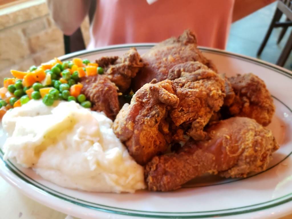 Mandolas Italian | restaurant | 4301 West William Cannon Drive DR E-1, Austin, TX 78749, USA | 5125242222 OR +1 512-524-2222