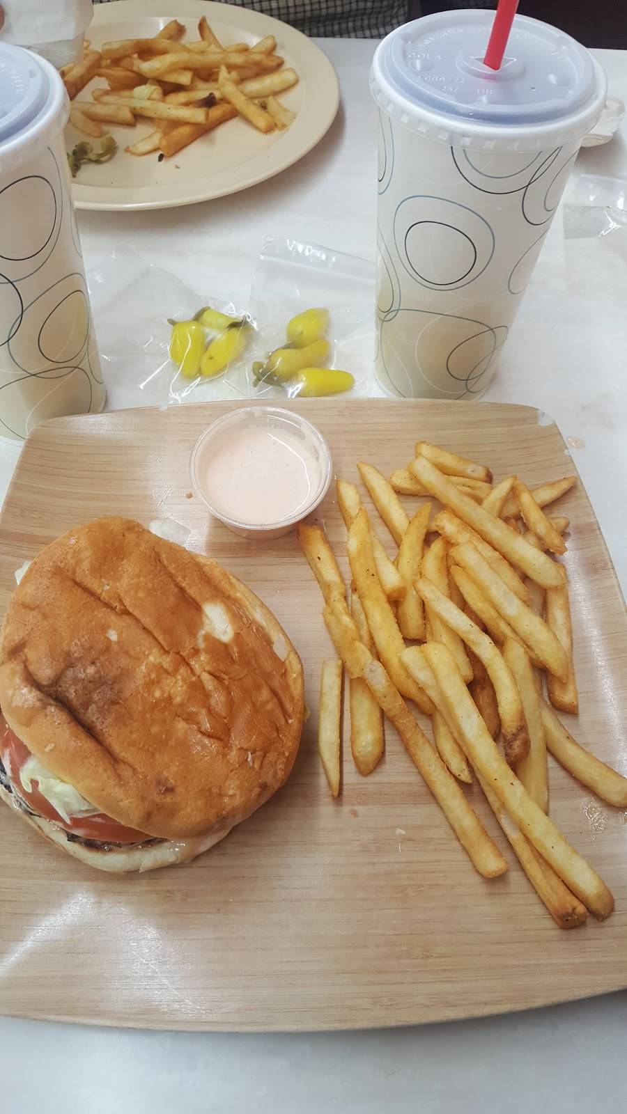 Toms Jr. Burgers | restaurant | 7852 Florence Ave, Downey, CA 90240, USA | 5626597443 OR +1 562-659-7443