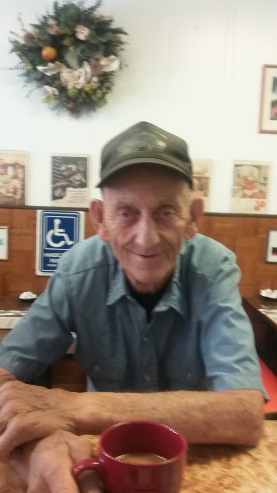 Lisas Central Diner | restaurant | 60 Central St, Winchendon, MA 01475, USA | 9782977088 OR +1 978-297-7088