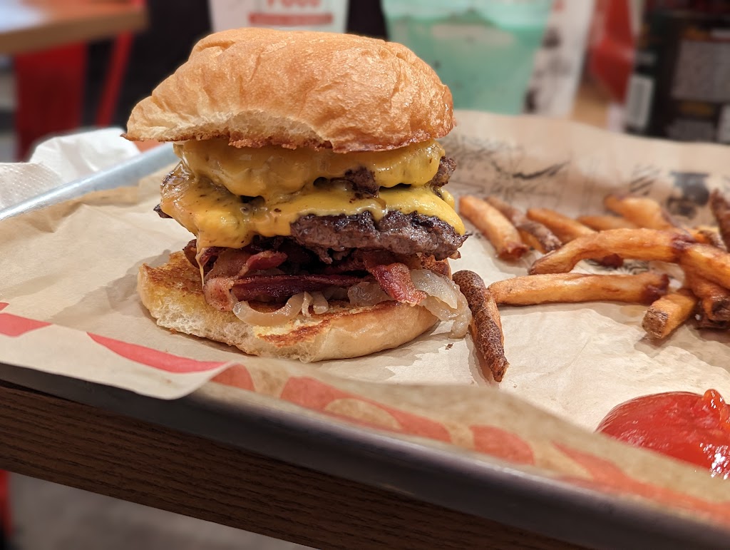 MOOYAH Burgers, Fries & Shakes | meal takeaway | 2540 El Camino Real ste a, Carlsbad, CA 92008, USA | 7609940274 OR +1 760-994-0274