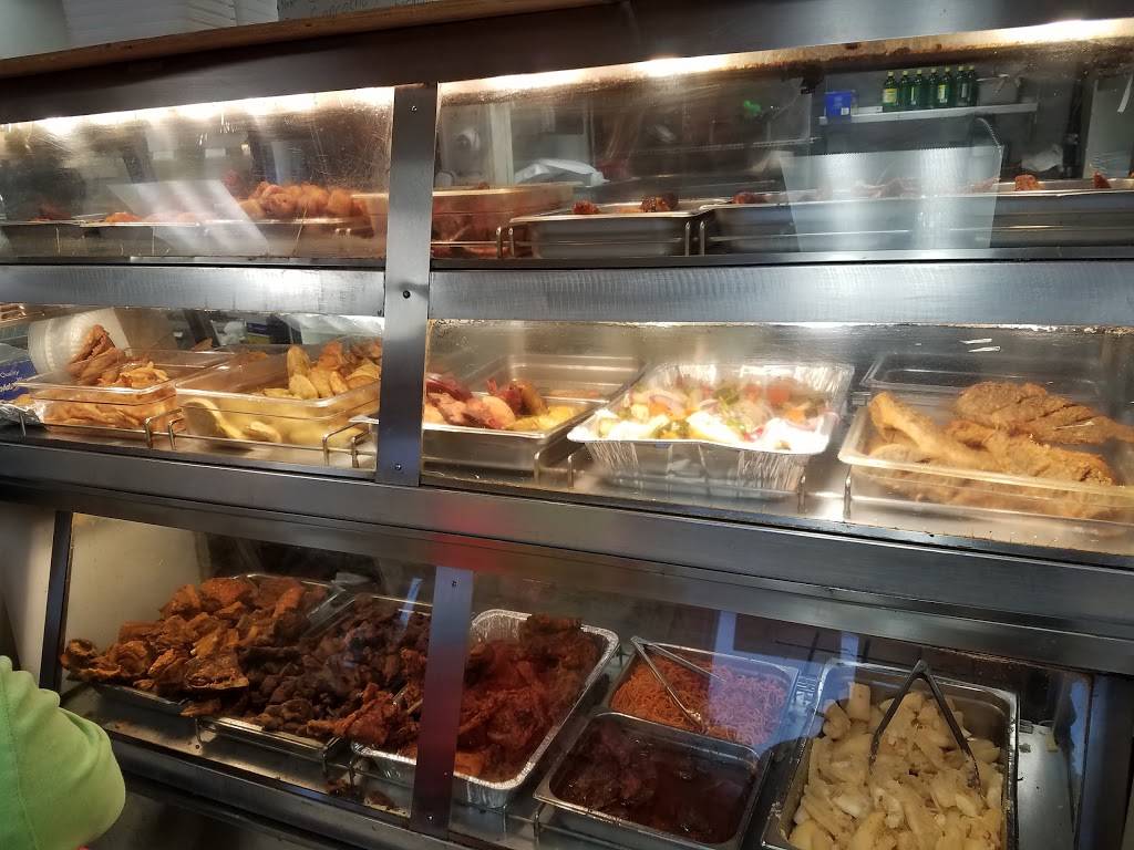 El Tipico | restaurant | 29 Neptune Blvd, Lynn, MA 01902, USA | 7815869535 OR +1 781-586-9535