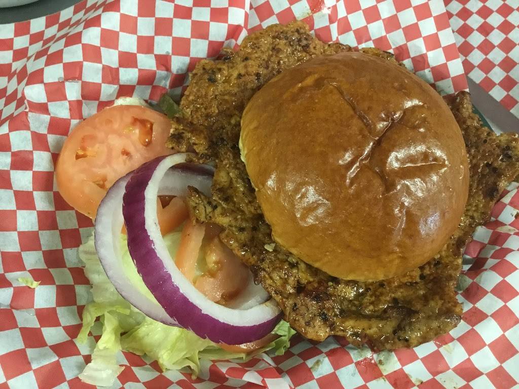 Around the Bend Bar-BQ | restaurant | 11201 N, MO-7, Climax Springs, MO 65324, USA | 5733472380 OR +1 573-347-2380