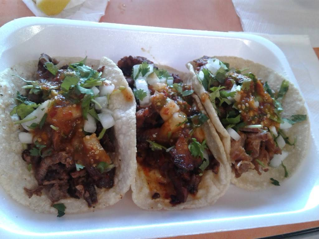 Las Espuelas | restaurant | 133 N Valencia Blvd, Woodlake, CA 93286, USA | 5595648206 OR +1 559-564-8206